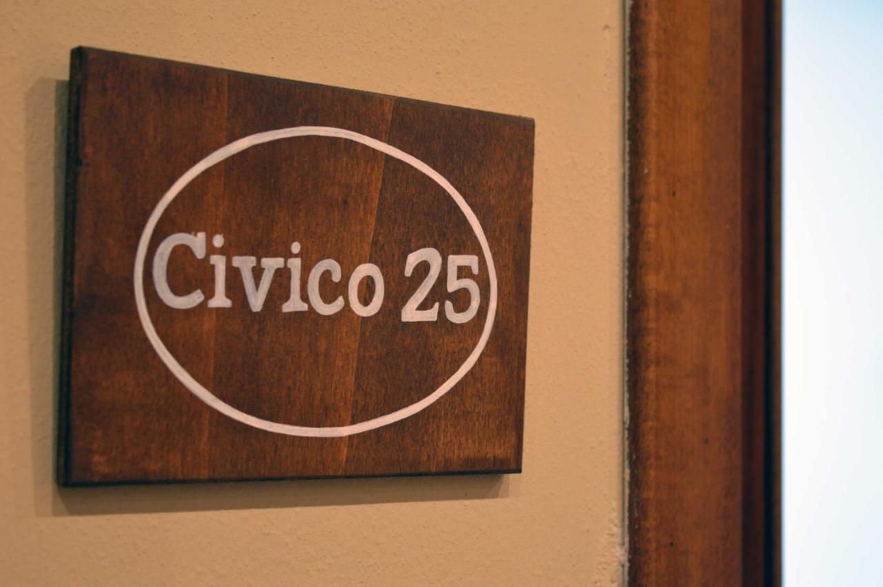 Le Case Di Sonia Del Corso Civ 25 ฟูเชคคิโอ ภายนอก รูปภาพ